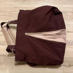 Stella & Dot burgundy work hard play hard
crossbody tote.